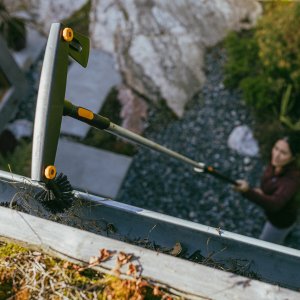 GUTTER CLEANING TOOL FISKARS ONECLICK 4
