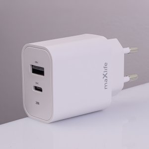 Maxlife ładowarka sieciowa PD QC MXTC-06-20AC 1x USB-C 1x USB 20W biała + kabel USB-C - Lightning 20W 5