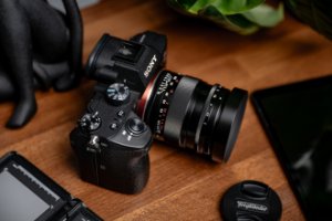 Obiektyw Voigtlander APO Lanthar 28 mm f/2,0 do Sony E 7