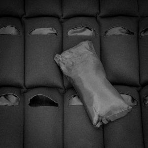 Kamizelka treningowa z obciążeniem 10 kg do ćwiczeń siłowych, biegania, regulowana czarna UNIWERSALNY 10