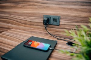 Ładowarka Verbatim Mini GaN 65W 2xUSB-C PD/1x USB-A QC adapter UE/UK/USA czarny (30238) 11