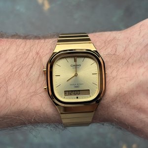 Zegarek męski Casio AQ-240EG-9AEF złoty 9