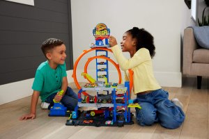 Mattel HW CITY MEGA GARAZ ATAK GIGAPETLA JLC05 PUD1 3