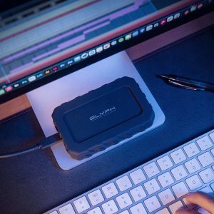 Atom EX40 High-Intensity USB4 Type-C (40Gb) Bus-Powered NVMe SSD - 4 TB 8