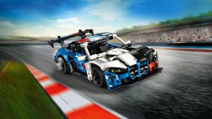 LEGO Technic Samochód wyścigowy BMW M4 GT3 EVO (42226) 7