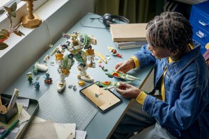 LEGO Ninjago Tytanowy mech Lloyda — 15. rocznica (71860) 4