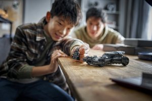 LEGO Batman Batmobil™ z filmu Batman v Superman™ (76331) 3