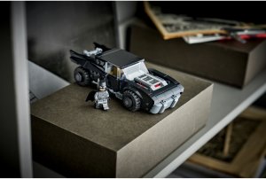 LEGO DC Batman Batmobil™ z filmu Batman™ (76332) 9