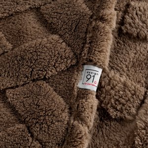 Design 91 Koc mikroflano CARO 200x220 ciemnobrązowy jodełka 7