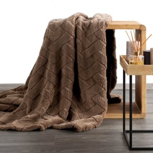 Design 91 Koc mikroflano CARO 170x210 ciemnobrązowy jodełka 2