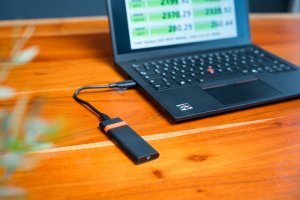 Verbatim Verbatim 32261 obudowa do dysków twardych Obudowa SSD Czarny, Czerwony M.2 Zasilane prze USB 6