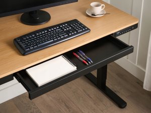 Biurko Beliani Biurko regulowane elektrycznie PENLY Czarny/ jasny brąz 120 cm 60 cm Z portem USB 6