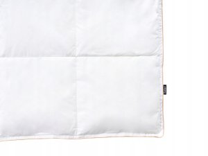 Beliani Kołdra ciepła EIGER Kacze pióra i puch 220 x 240 cm 8