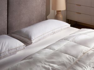 Beliani Poduszka trzykomorowa ETNA Wysoka Kacze pióra i puch 40 x 80 cm Biały 2