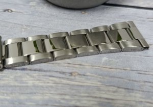 Lavvu Bransoleta stalowa do zegarka 20 mm Lavvu LS2BS20 srebrna zwężana o 4 mm . 3