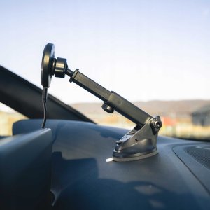 SpaceCase Uchwyt samochodowy z ładowarką indukcyjną do Magsafe na szybę SPACECASE Car Holder MagCharge WM12B Czarny 12