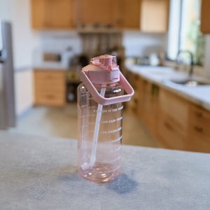 BIDON 2l NA WODĘ Butelka Motywacyjna Sportowa z Rurką Fitness Siłownia 13