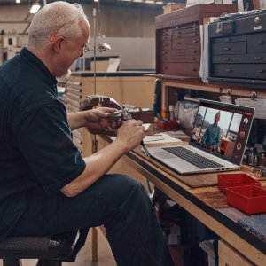 Laptop HP HP ProBook 455 G10 / 70Z72AV / Ryzen 3 / 8GB / 256GB / Radeon / FullHD / Dotyk / Win 11 Pro / Srebrny 7