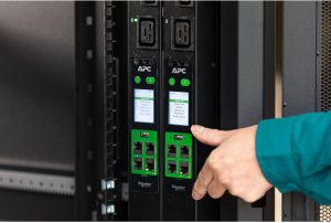 Listwa zasilająca APC Easy PDU Metered Zero U 11 kW 230V 21 C13 3 C19 IEC309 2