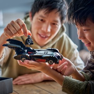 LEGO Batman Batmobil™ z filmu Batman i Robin™ (76333) 3