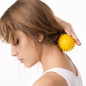 Tullo Piłka rehabilitacyjna żółta 5,4cm 3