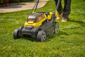 Kosiarka akumulatorowa Stanley SCMWP3401M1-QW 12