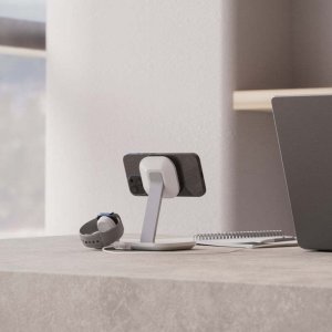 Ładowarka Puro Mag Station 3-in-1 Desk Stand MagSafe Qi2 biały - ładowarka bezprzewodowa 10