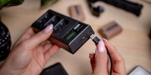 Ładowarka do aparatu Eneride Ładowarka trzykanałowa Newell CD-USB-C do akumulatorów LP-E6 do Canon 10