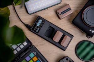 Ładowarka do aparatu Eneride Ładowarka trzykanałowa Newell CD-USB-C do akumulatorów LP-E17 do Canon 15