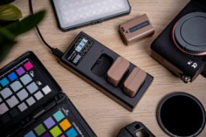 Ładowarka do aparatu Eneride Ładowarka trzykanałowa Newell CD-USB-C do akumulatorów LP-E17 do Canon 16