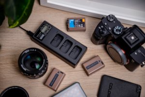 Ładowarka do aparatu Eneride Ładowarka trzykanałowa Newell CD-USB-C do akumulatorów LP-E17 do Canon 6