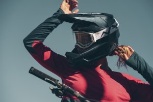 Abus KASK ROWEROWY FULLFACE ABUS HiDrop SHINY BLACK 6