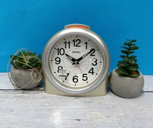 Seiko Budzik SEIKO QHE211G nie tyka 12 cm złoty . 2