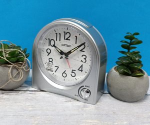 Seiko Budzik SEIKO QHE204S 11,5 cm regulacja głośności . 3