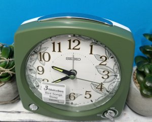 Seiko Budzik SEIKO QHP012M 12x13 cm śpiew ptaków melodie regulacja głośności . 3