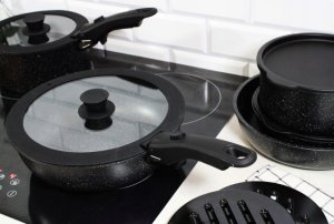 Brunbeste Zestaw garnków garnki marmurkowe komplet indukcja gaz 13-ELE czarne BRUNBESTE BB-5533 9