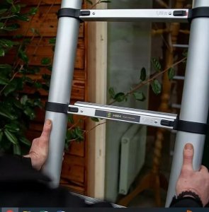 AWTools Batavia B.V. | Giraffe PRO Telescopic Ladder 3.81 m 5