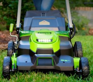 Kosiarka akumulatorowa Greenworks 60V kosiarka 61 cm dual blade Gree- nworks GD60LM61KX4 zestaw 5