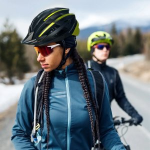 Wozinsky Kask rowerowy MTB z odpinanym daszkiem tylną lampką USB 57-62 cm - czarno-żółty 9