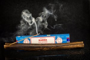 Satya Kadzidełka 15 g 12 patyczków 20 x 1 x 1 cm SATYA 8904245400040 (8904245400040) 2