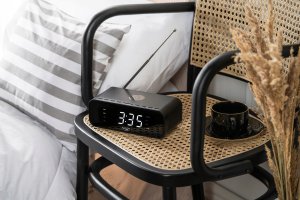 Radiobudzik Adler Radiobudzik bezprzewodowy bluetooth USB AUX FM 10