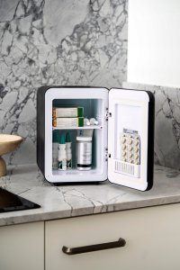 Adler Mała Przenośna Mini Lodówka Turystyczna 4L 12V 230V z funkcją grzania 12