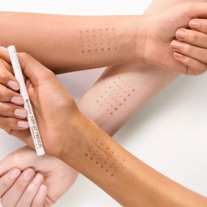 Essence ESSENCE_Baby Got Freckles Pen pisak do piegów 10 Faux Real 1ml 6