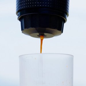 Ekspres na kapsułki PODRÓŻNY ekspres do kawy mielonej+ na kapsułki CIŚNIENIOWY 20 Bar AEROGOGO 8