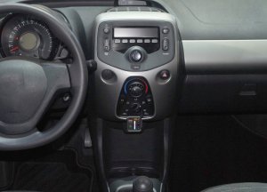 Transmiter FM Blow TRANSMITER SAMOCHODOWY BLUETOOTH 5.3 FM RGB ŁADOWARKA PD 20W QC 3.0 USB-C 8