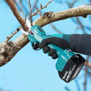 Makita MAKITA SEKATOR 18V DUP181SF 1x3,0Ah 2
