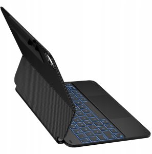 4kom.pl Etui Typecase Edge z klawiaturą do iPad Pro 11" 2024/2025 carbon fiber 10