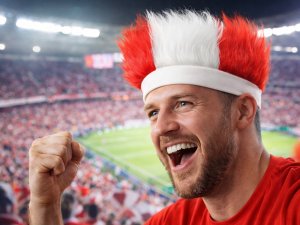 Verk Włosy kibica biało czerwone nakrycie na głowę polska mecz stadion opaska 10