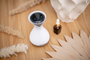AD Accessories Masażer antycellulitowy z funkcją bańki chińskiej Humanas DermaSmooth Revive EMS - biały 18