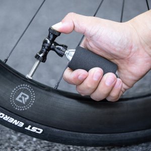 RockBros Pompka CO₂ Rockbros głowica zawór ze stopu aluminium bez naboju kompatybilna z Presta/Schrader - czarna 5